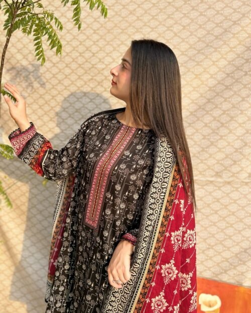 Midnight Garden – 3 Piece Lawn Suit
